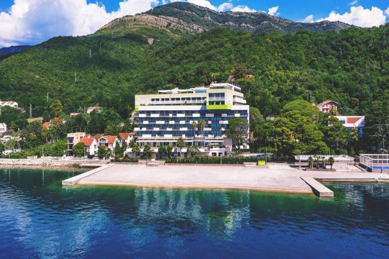 Carine Hotel Park Bijela Exterior foto